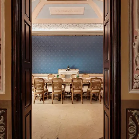מלון Domus Zamittello 4*
